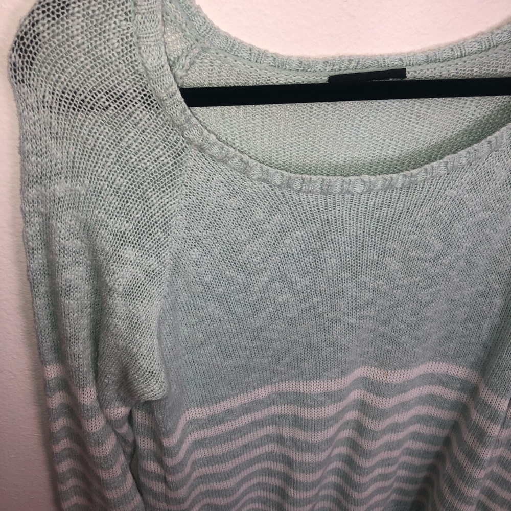 Light weight Sweater - Picture 2 of 3
